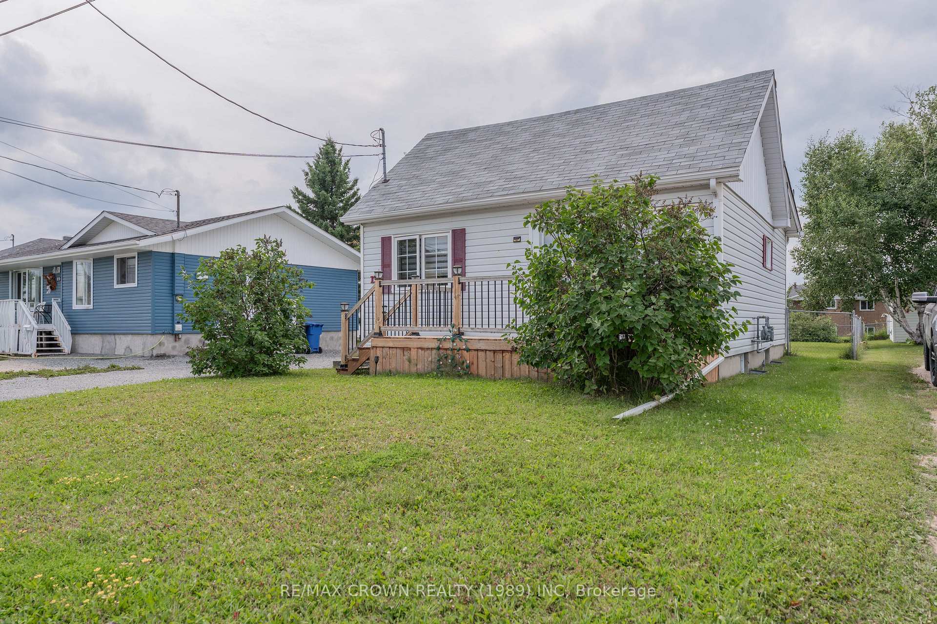 Photo 2 of 17 Marquette Crescent, Kapuskasing — HOMEH