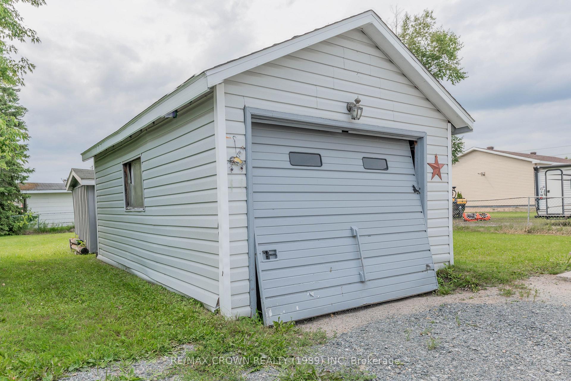 Photo 32 of 17 Marquette Crescent, Kapuskasing — HOMEH