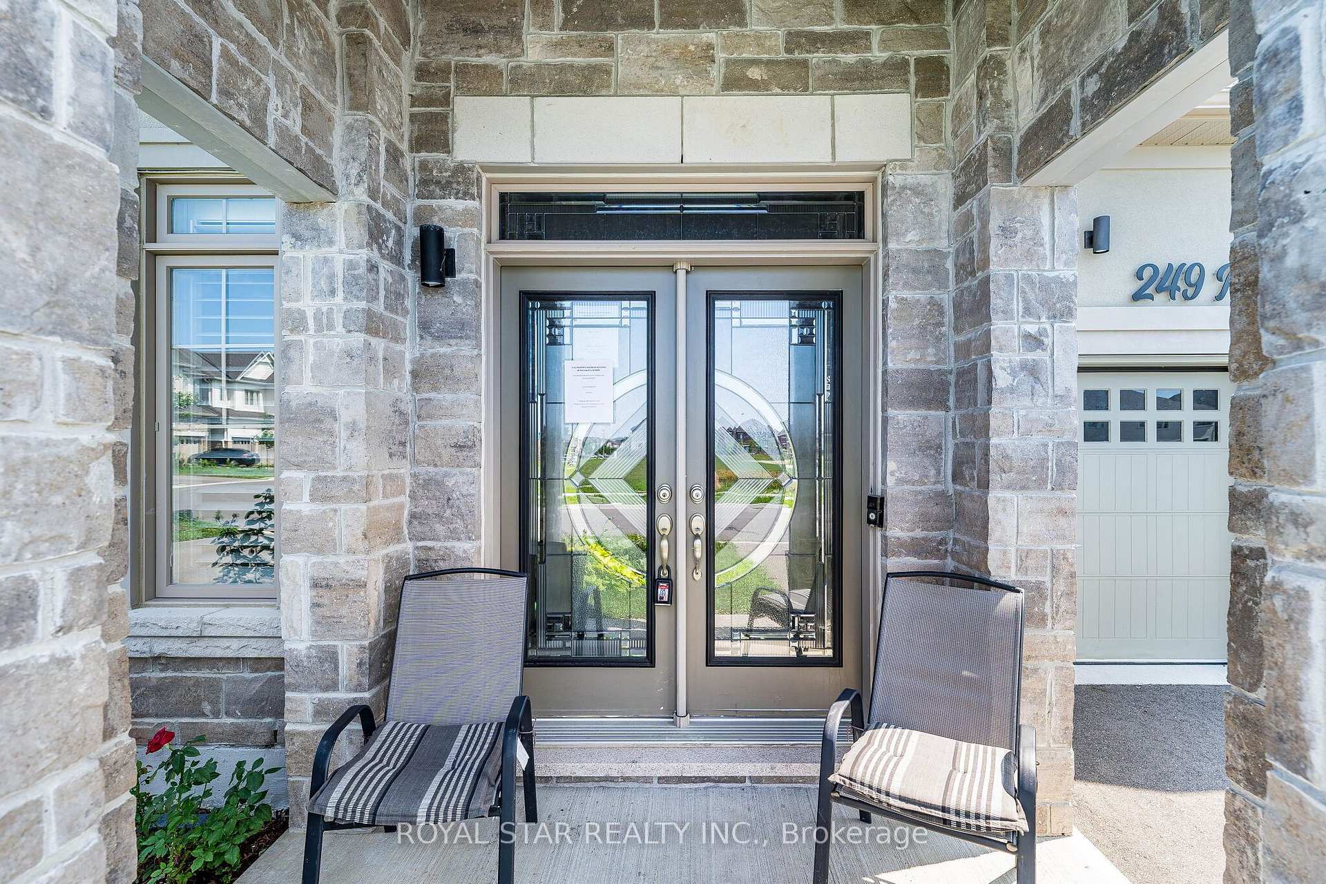 Photo 6 of 249 Fleetwood Drive, Oshawa, Eastdale — HOMEH