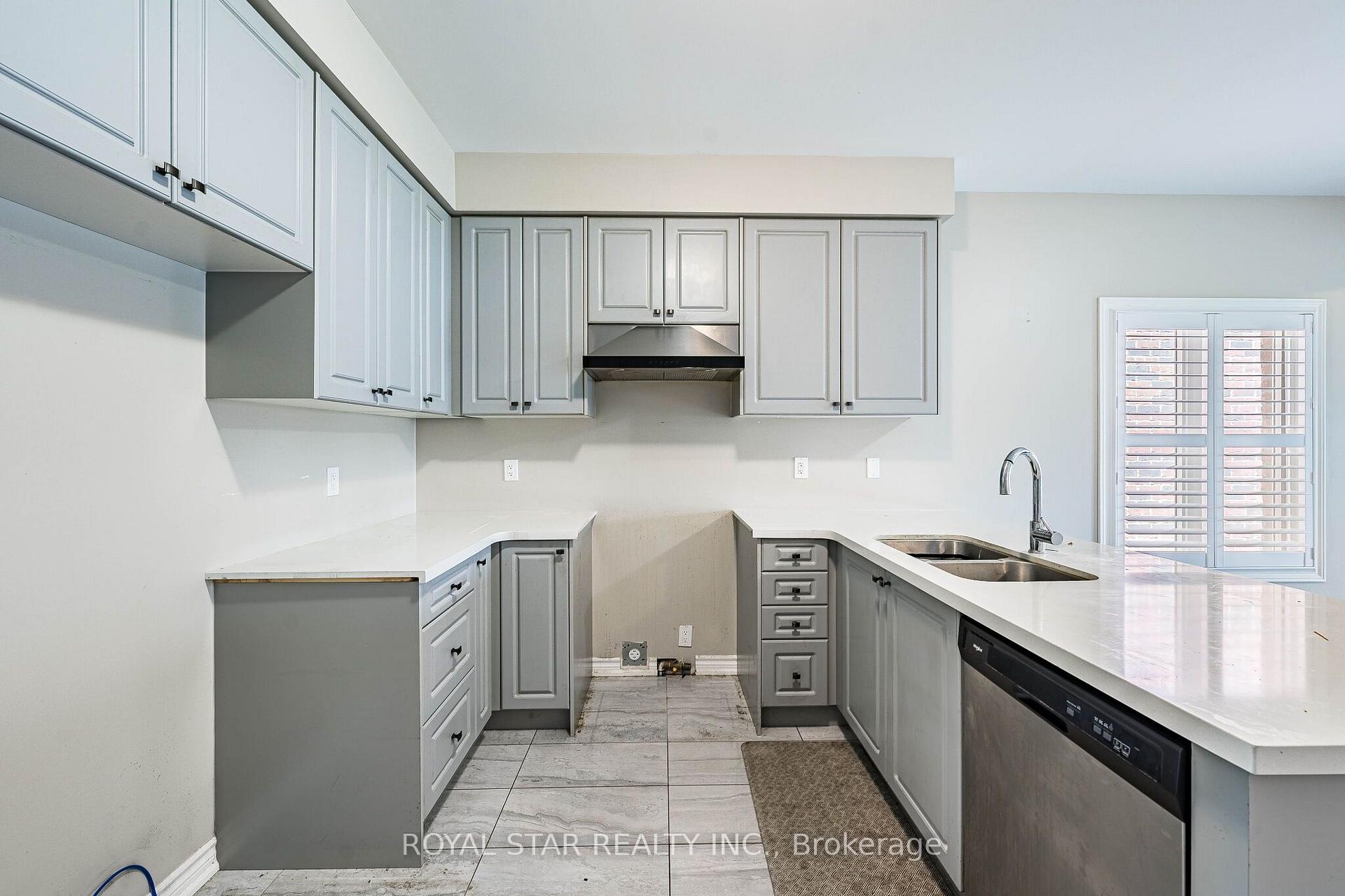 Photo 13 of 249 Fleetwood Drive, Oshawa, Eastdale — HOMEH