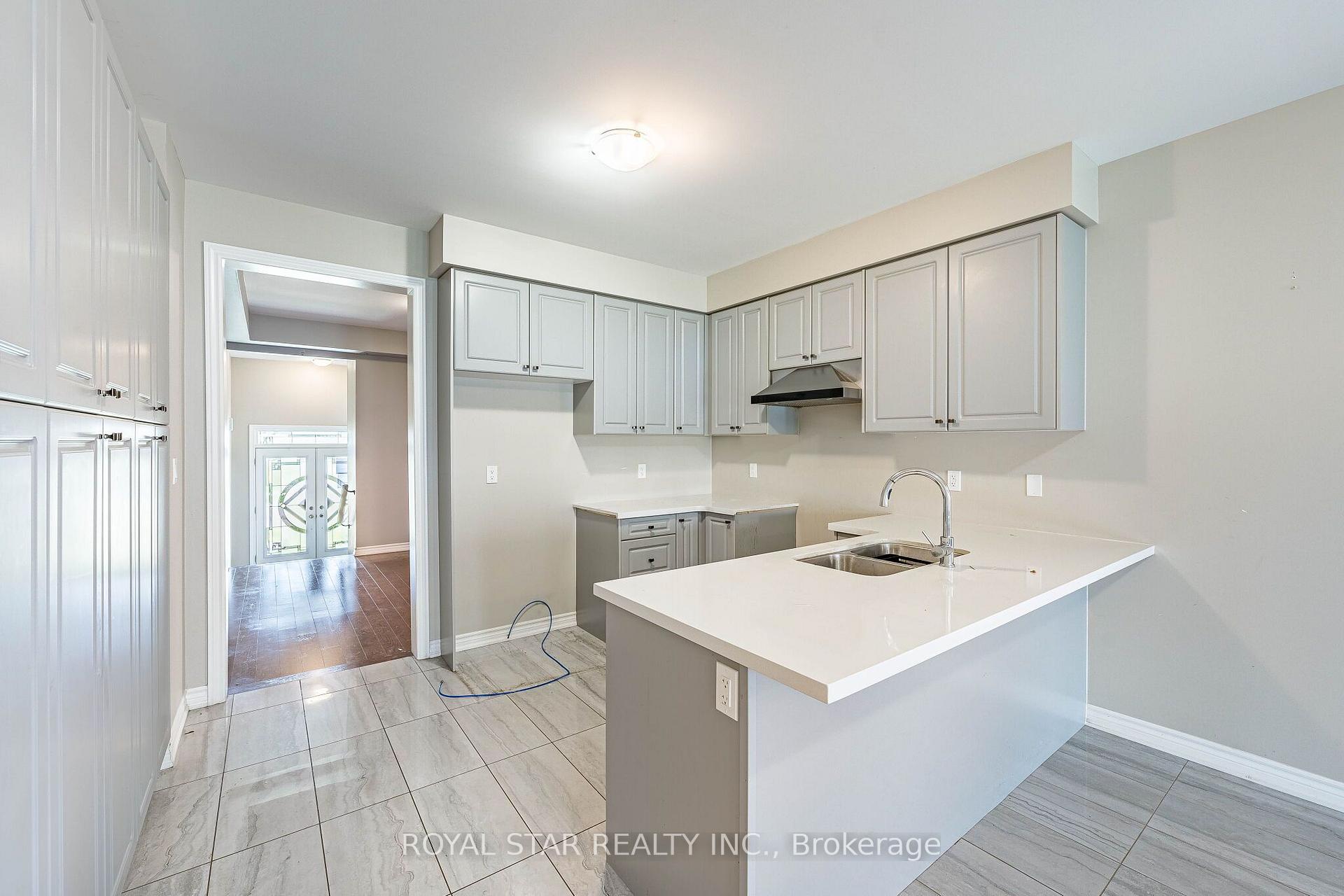 Photo 14 of 249 Fleetwood Drive, Oshawa, Eastdale — HOMEH