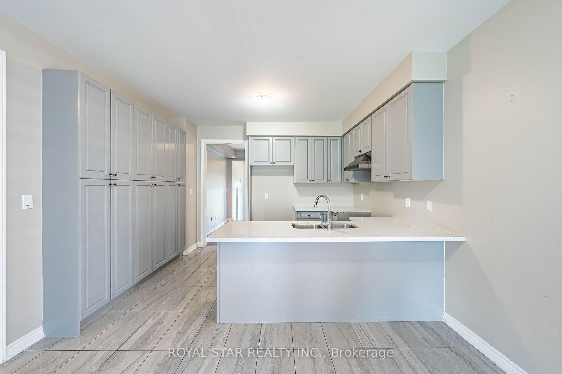 Photo 15 of 249 Fleetwood Drive, Oshawa, Eastdale — HOMEH