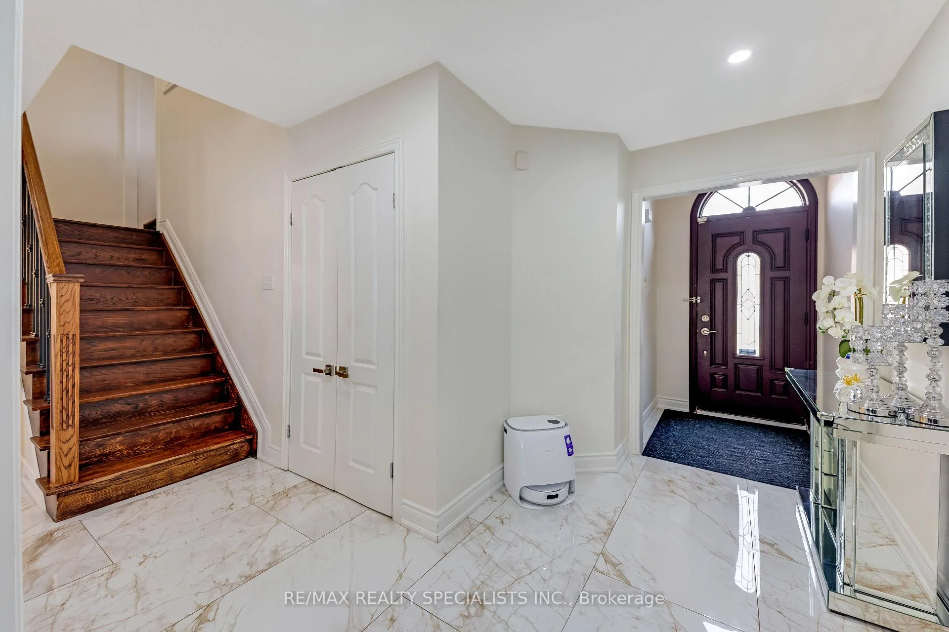 Photo 4 of 63 Blue Spruce Street, Brampton, Sandringham-Wellington — HOMEH