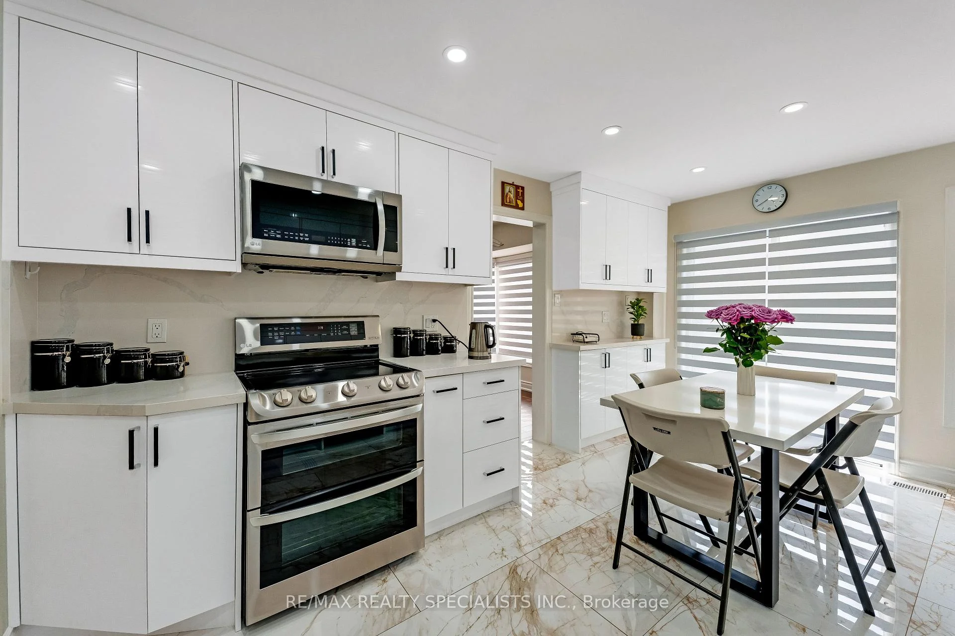 Photo 10 of 63 Blue Spruce Street, Brampton, Sandringham-Wellington — HOMEH