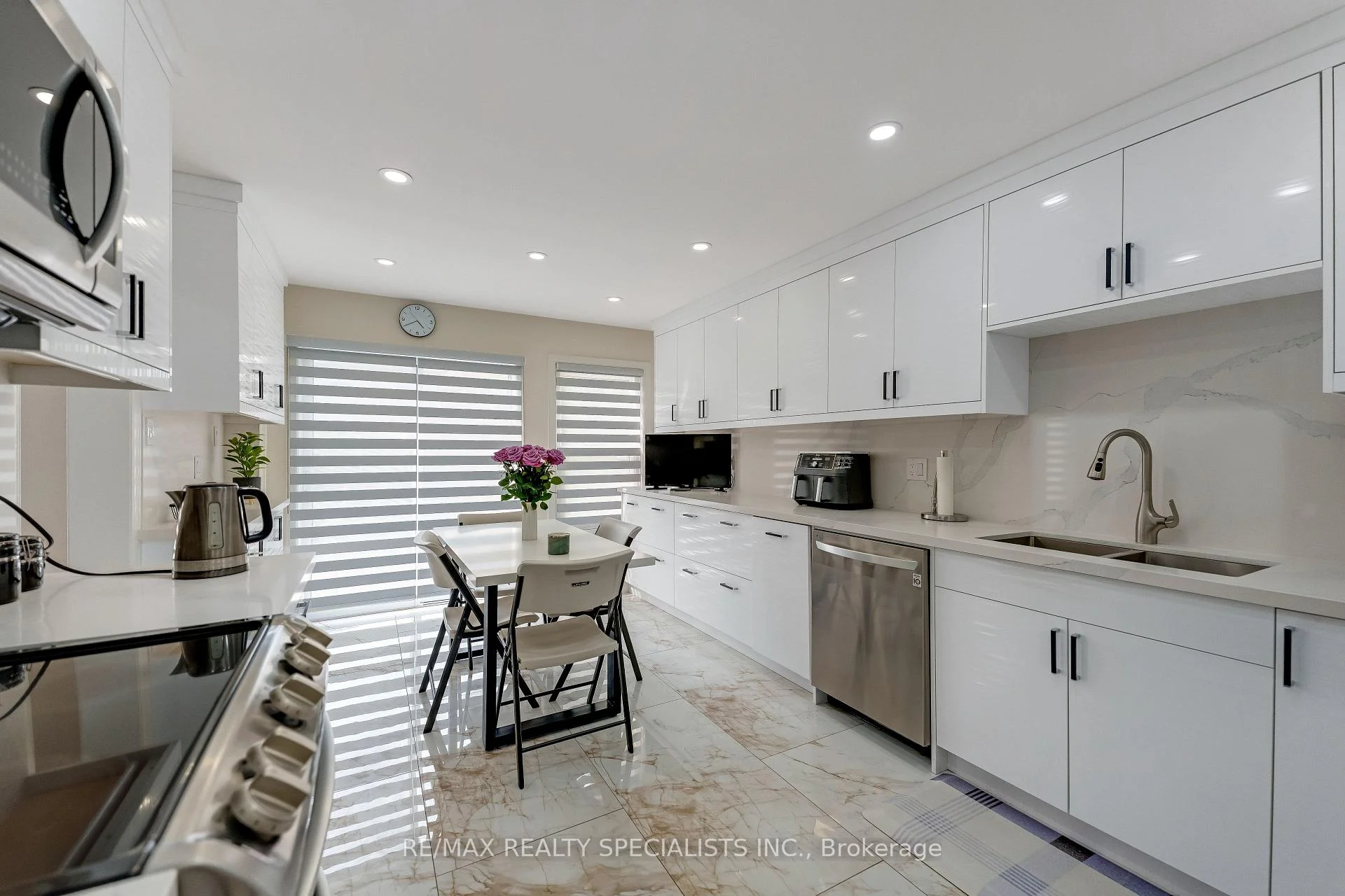 Photo 11 of 63 Blue Spruce Street, Brampton, Sandringham-Wellington — HOMEH