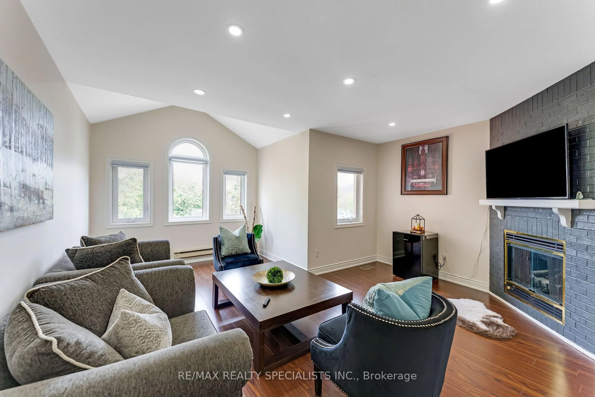Photo 14 of 63 Blue Spruce Street, Brampton, Sandringham-Wellington — HOMEH