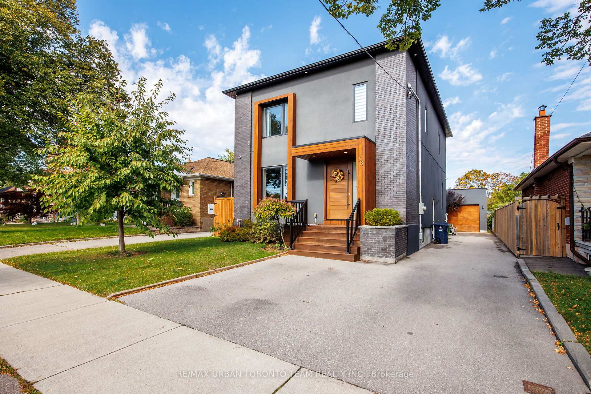 Photo 3 of 58 Manitoba Street, Etobicoke, Mimico — HOMEH