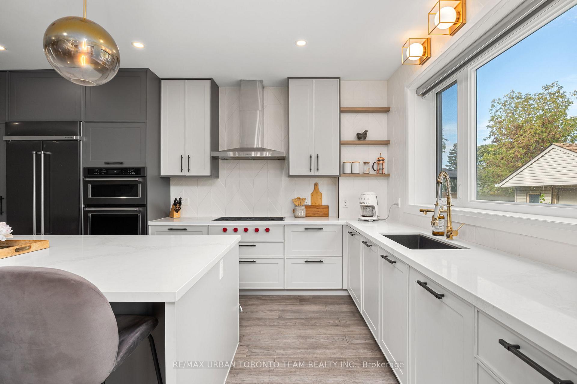 Photo 6 of 58 Manitoba Street, Etobicoke, Mimico — HOMEH
