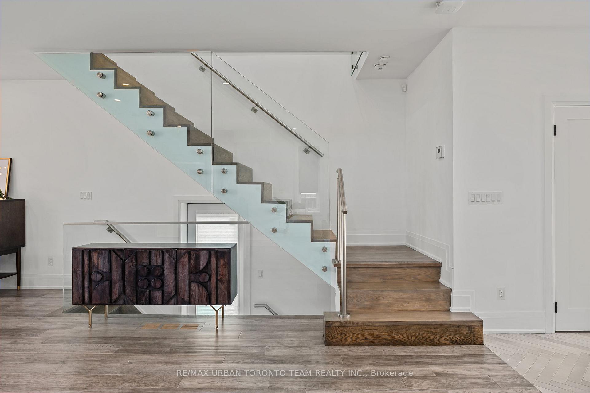 Photo 12 of 58 Manitoba Street, Etobicoke, Mimico — HOMEH