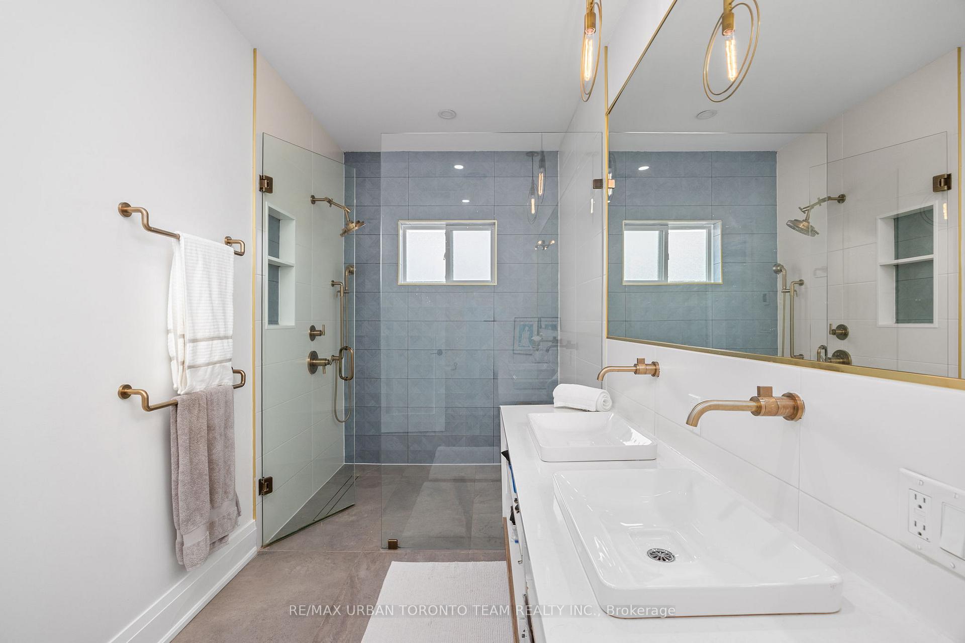 Photo 16 of 58 Manitoba Street, Etobicoke, Mimico — HOMEH
