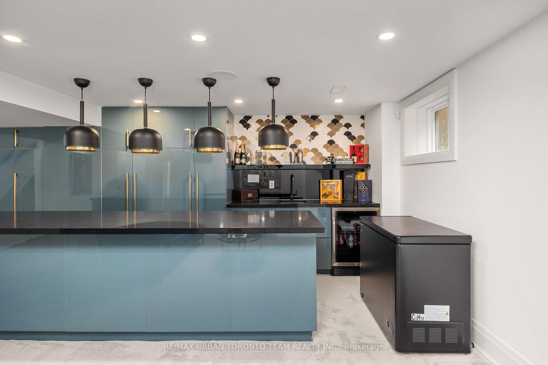 Photo 24 of 58 Manitoba Street, Etobicoke, Mimico — HOMEH