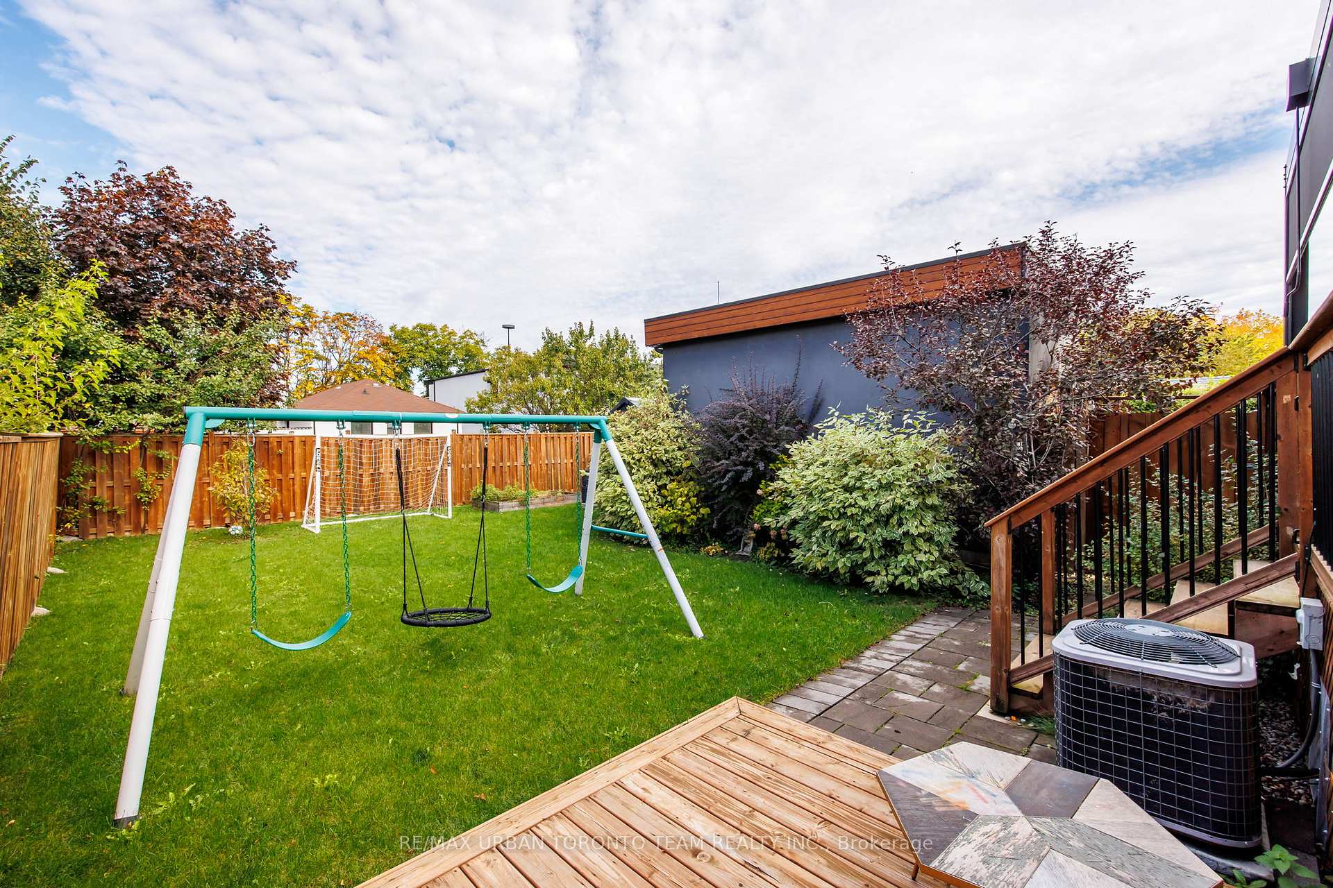 Photo 32 of 58 Manitoba Street, Etobicoke, Mimico — HOMEH