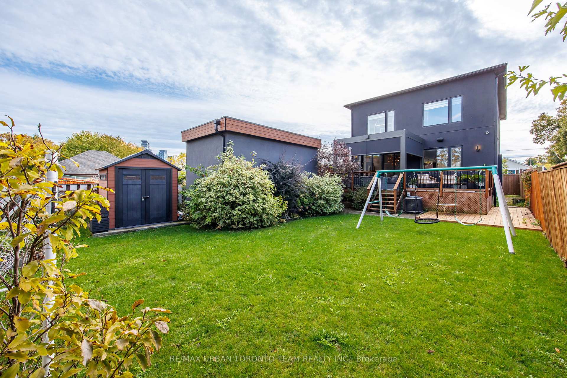 Photo 33 of 58 Manitoba Street, Etobicoke, Mimico — HOMEH