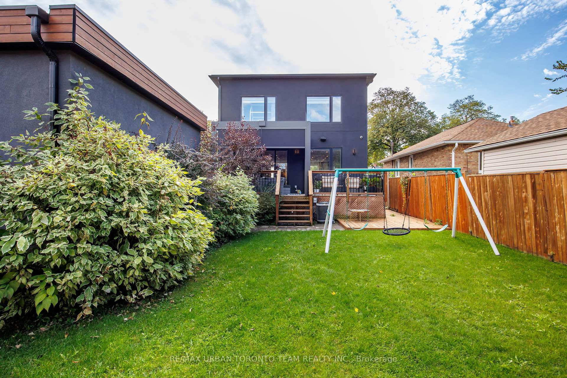 Photo 34 of 58 Manitoba Street, Etobicoke, Mimico — HOMEH
