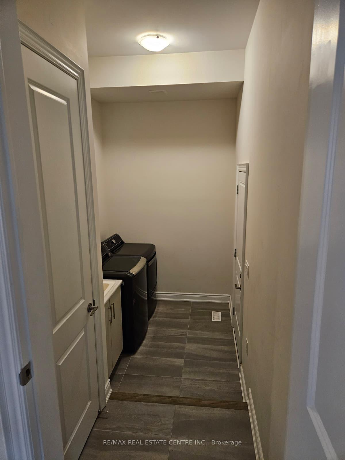Photo 8 of 18 Gladmary Drive, Brampton, Bram West — HOMEH
