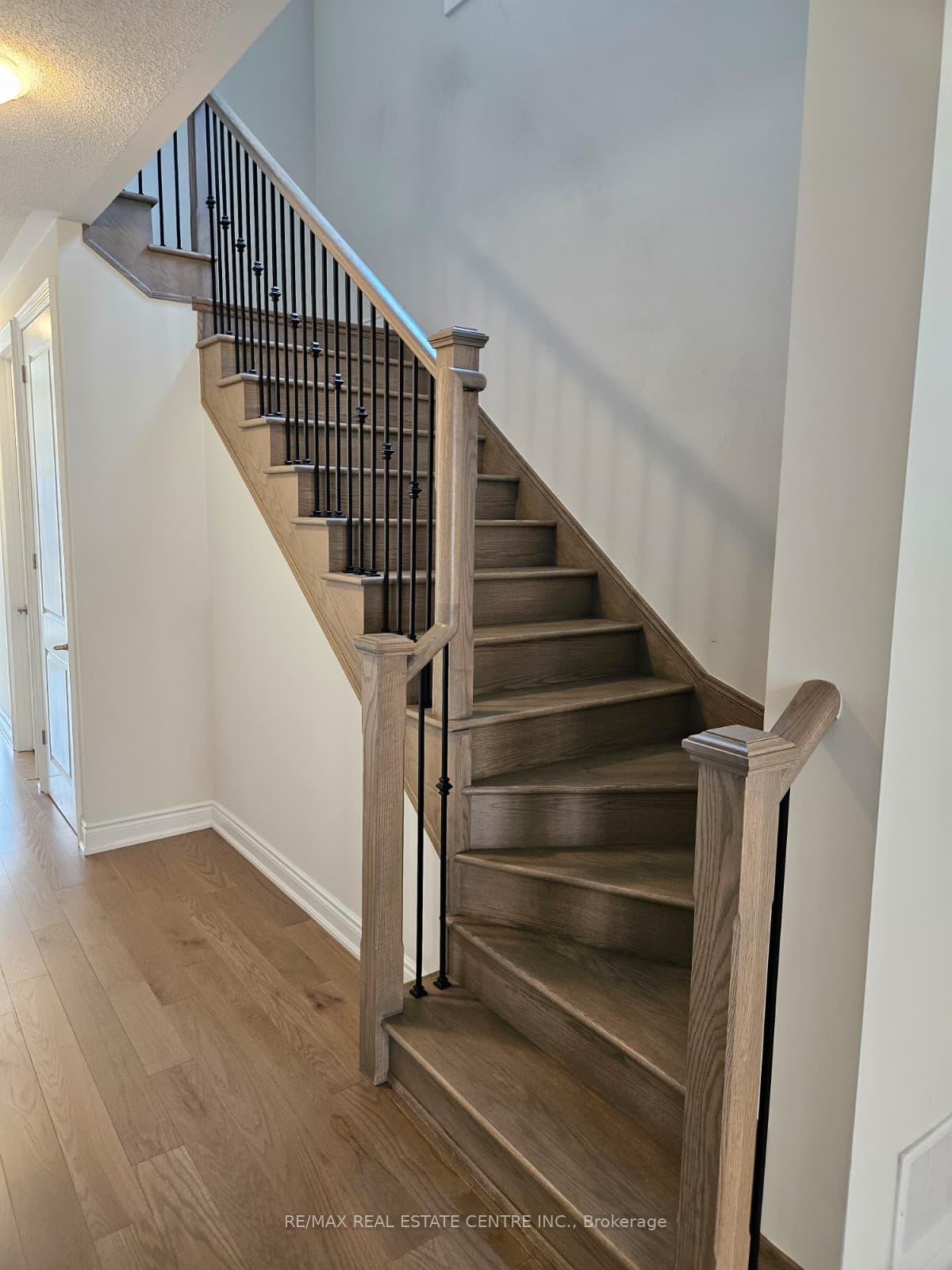 Photo 17 of 18 Gladmary Drive, Brampton, Bram West — HOMEH