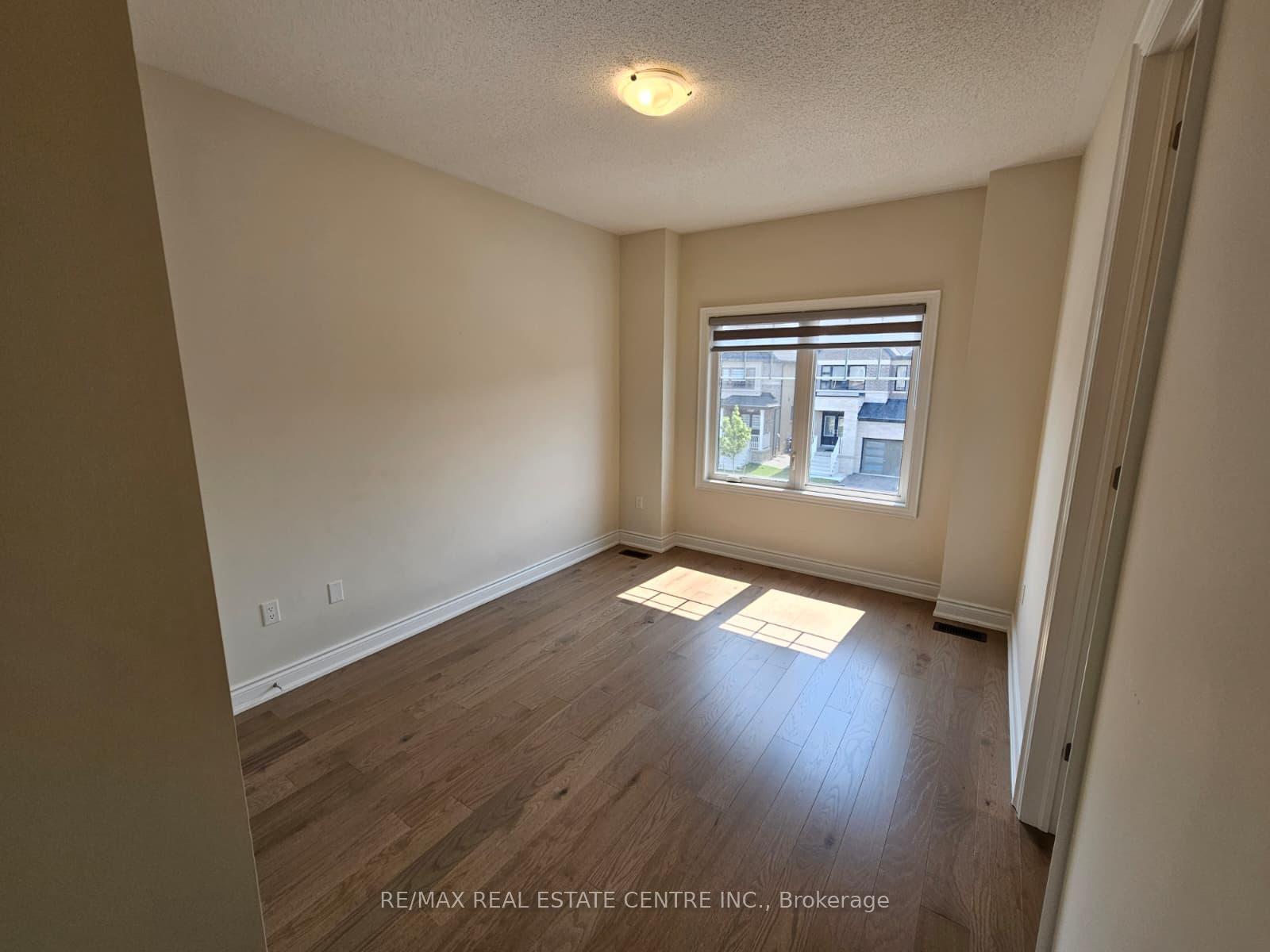 Photo 23 of 18 Gladmary Drive, Brampton, Bram West — HOMEH
