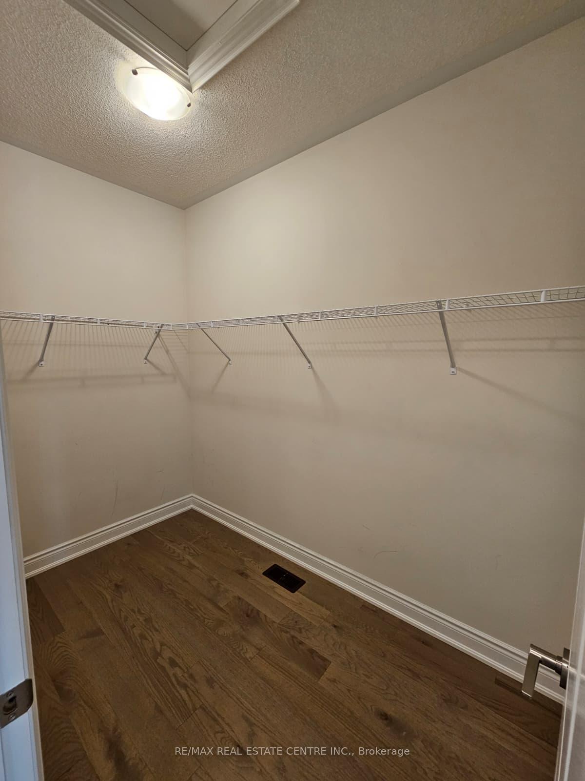 Photo 31 of 18 Gladmary Drive, Brampton, Bram West — HOMEH