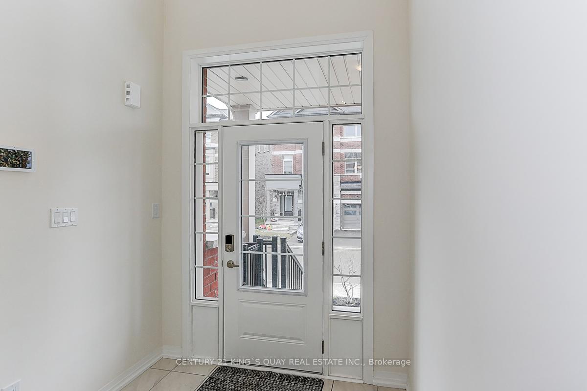 Photo 3 of 37 Sissons Way, Markham, Cedar Grove — HOMEH