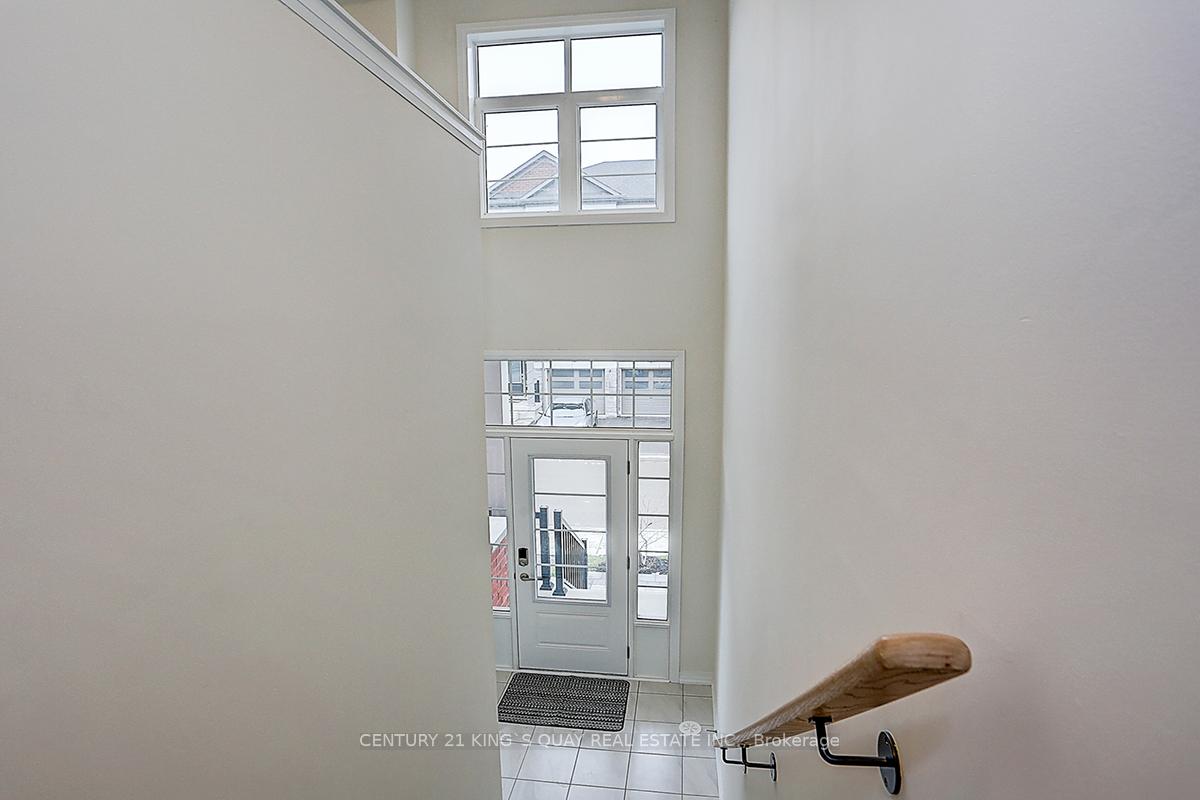 Photo 5 of 37 Sissons Way, Markham, Cedar Grove — HOMEH