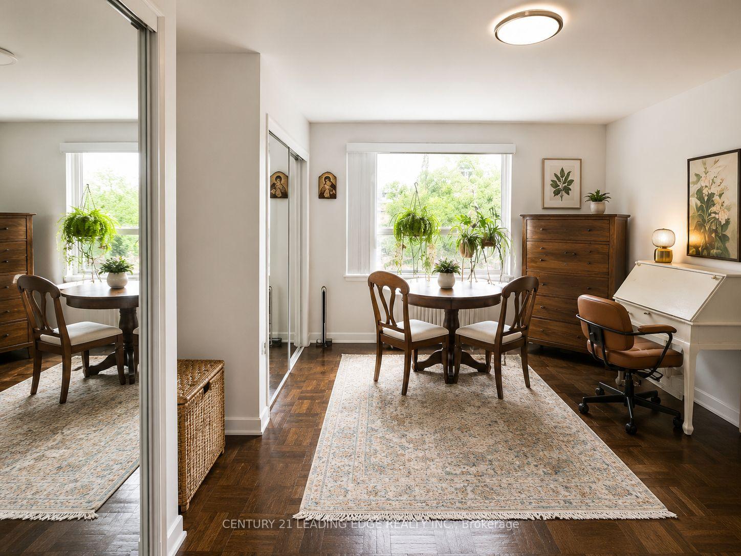 Photo 4 of Unit 706, 103 Avenue Road, Toronto, The Annex — HOMEH