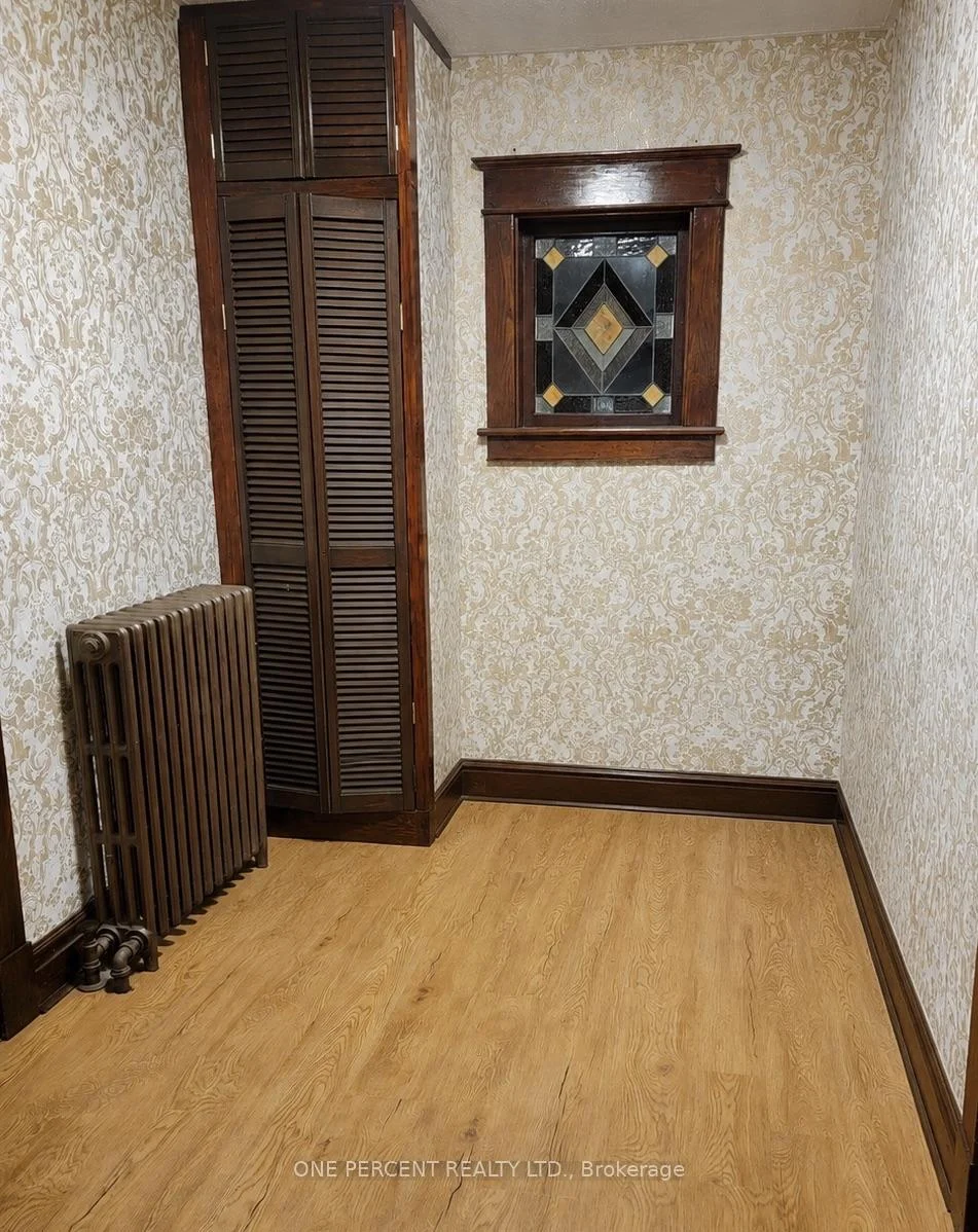 Photo 7 of 4602 Ryerson Crescent, Niagara Falls, Downtown — HOMEH