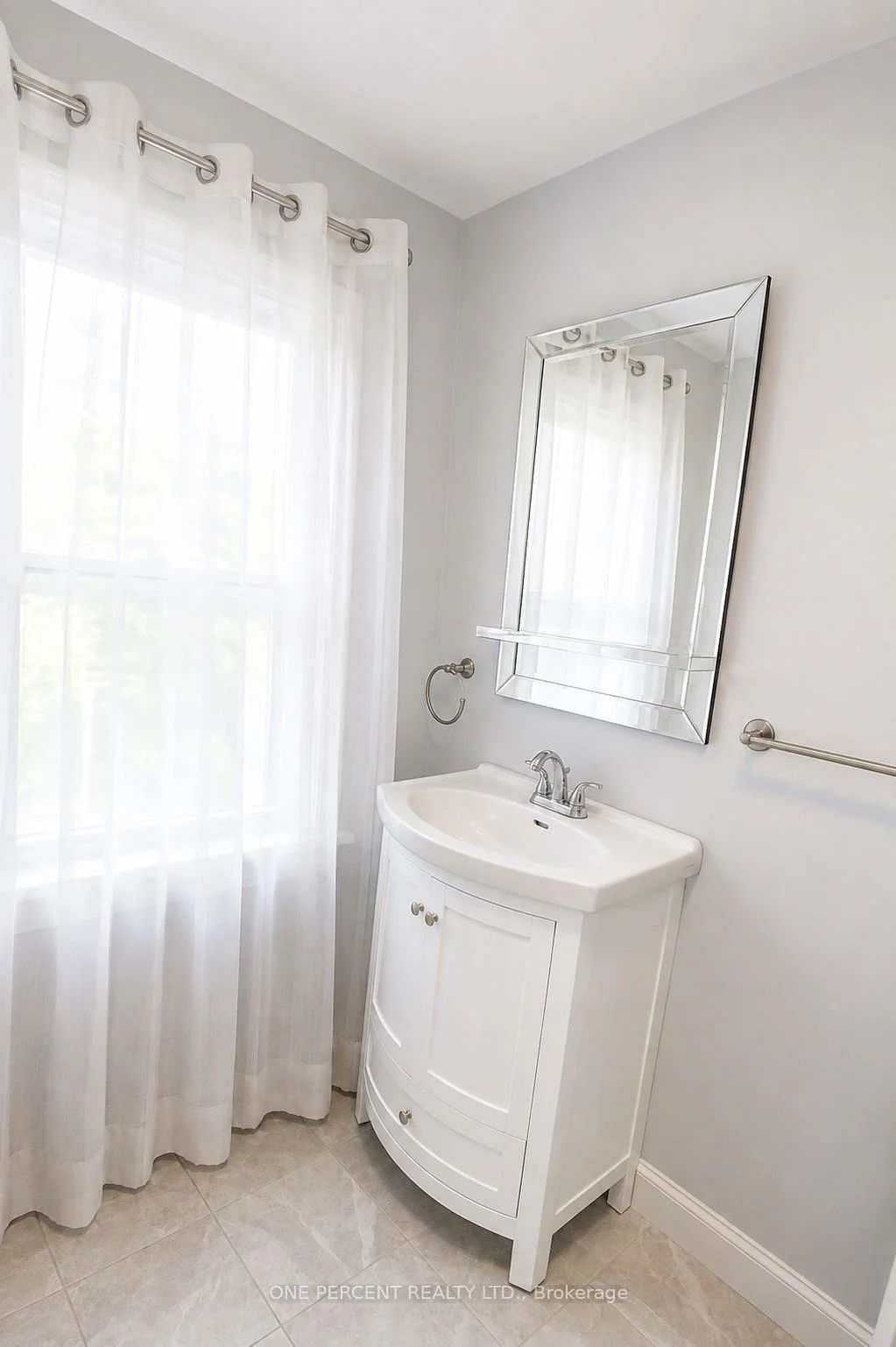 Photo 9 of 4602 Ryerson Crescent, Niagara Falls, Downtown — HOMEH