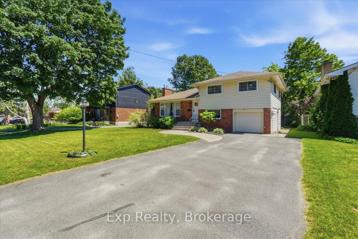 Photo 2 of 48 Melrose Crescent, Belleville, Belleville Ward — HOMEH
