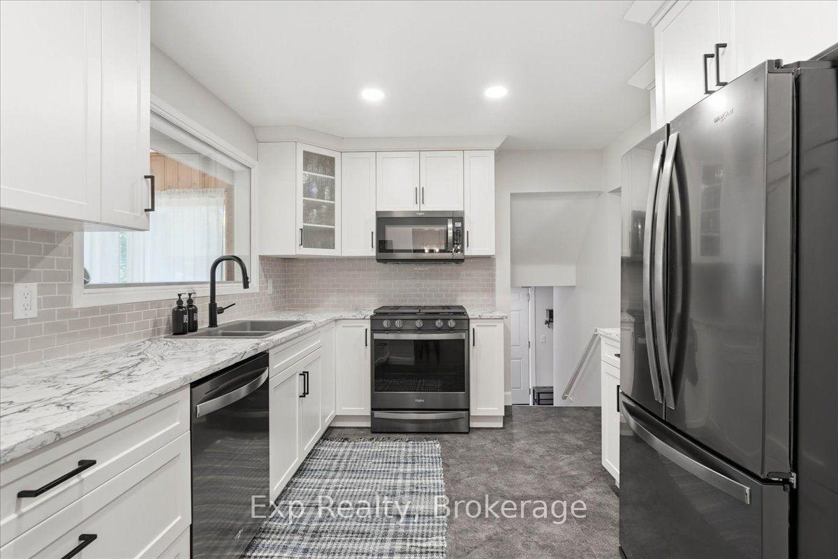 Photo 12 of 48 Melrose Crescent, Belleville, Belleville Ward — HOMEH