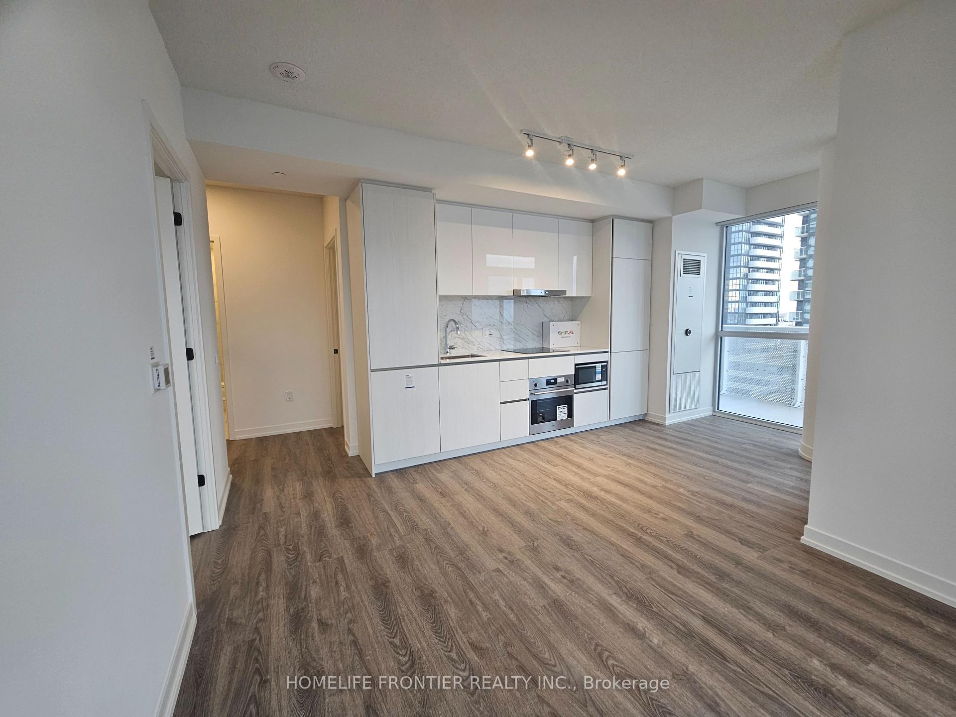 Photo 4 of Unit 902, 8 Interchange Way, Vaughan, Vaughan Corporate Centre — HOMEH