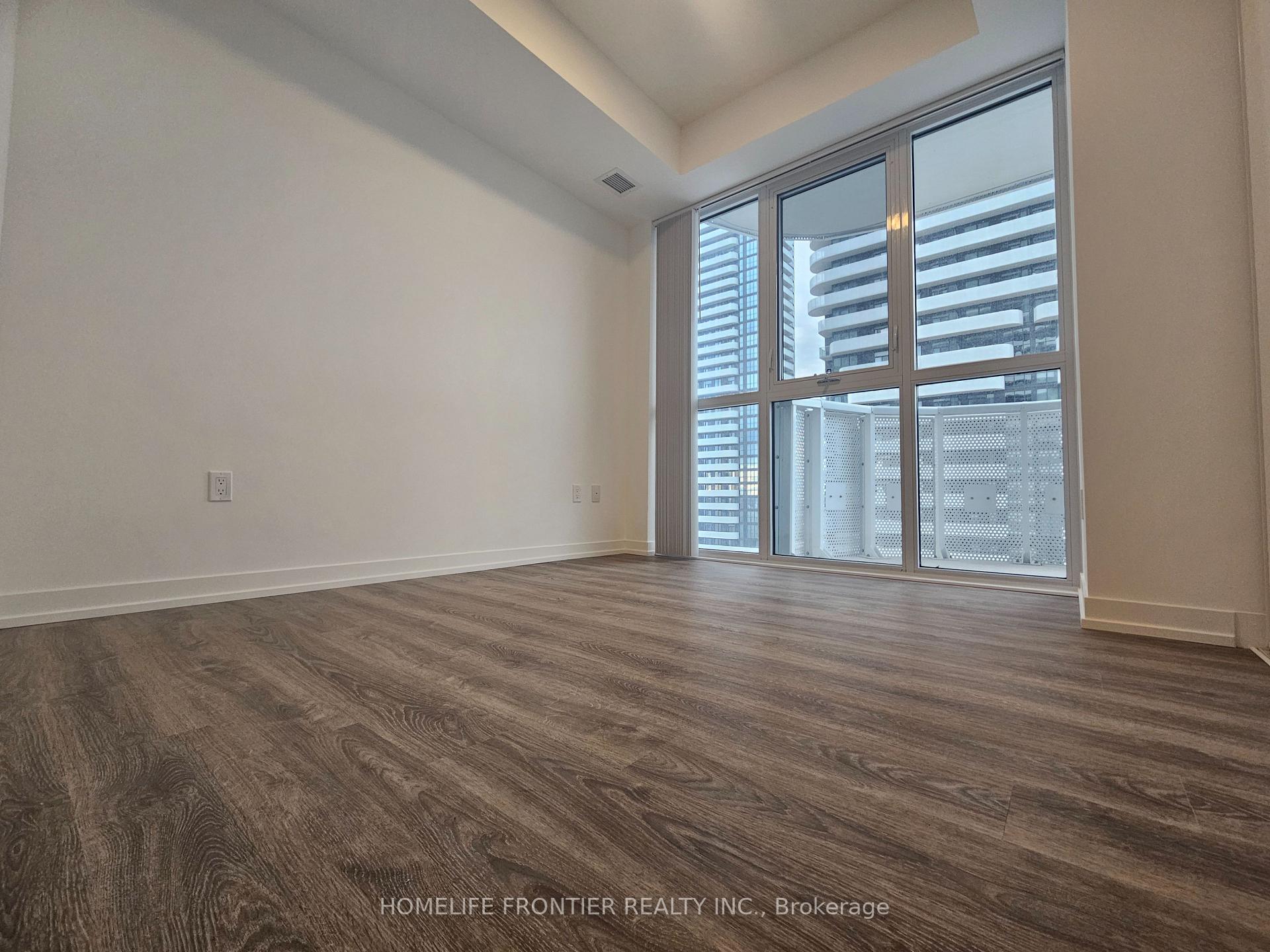 Photo 8 of Unit 902, 8 Interchange Way, Vaughan, Vaughan Corporate Centre — HOMEH