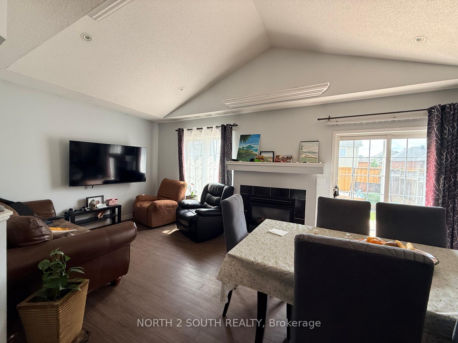 Photo 5 of 1133 Kell Street, Innisfil, Alcona — HOMEH