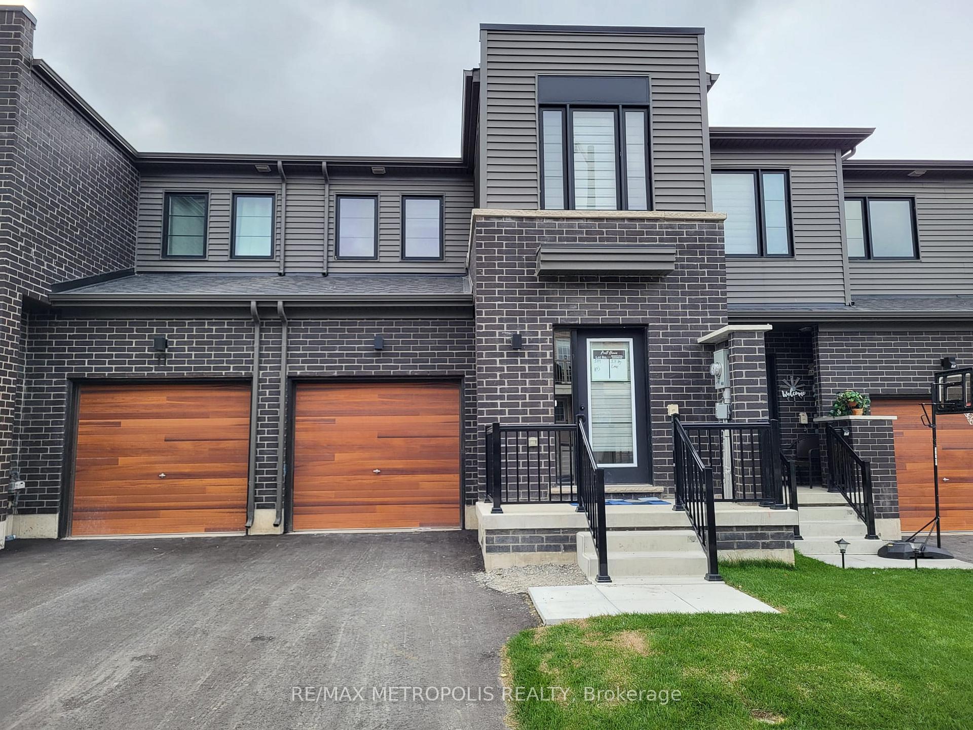 Photo 1 of 13 Hay Lane, Barrie, Rural Barrie Southeast — HOMEH