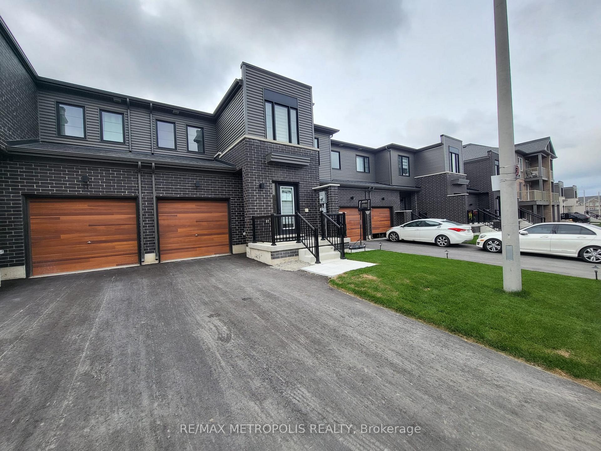 Photo 2 of 13 Hay Lane, Barrie, Rural Barrie Southeast — HOMEH
