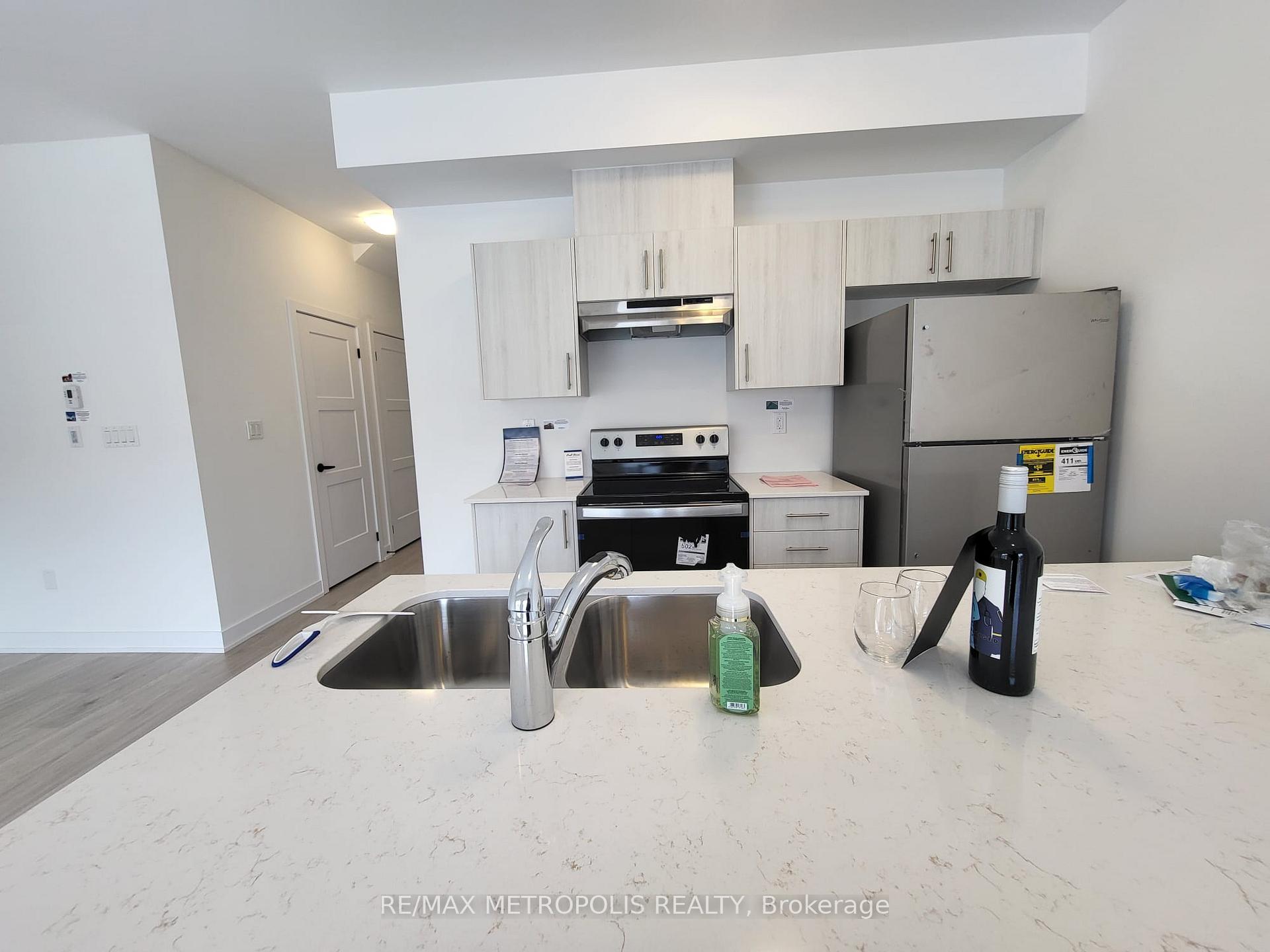 Photo 8 of 13 Hay Lane, Barrie, Rural Barrie Southeast — HOMEH