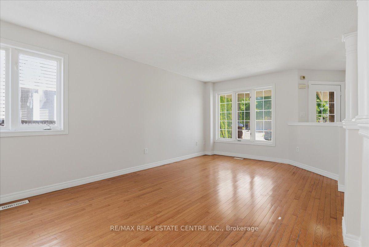Photo 15 of 43 Decaro Crescent, Cambridge, Grow Community Centre — HOMEH