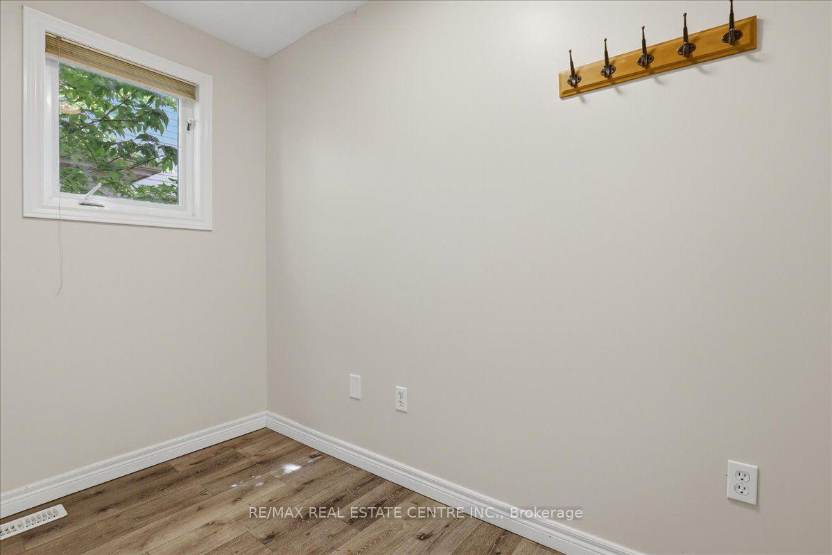 Photo 18 of 43 Decaro Crescent, Cambridge, Grow Community Centre — HOMEH