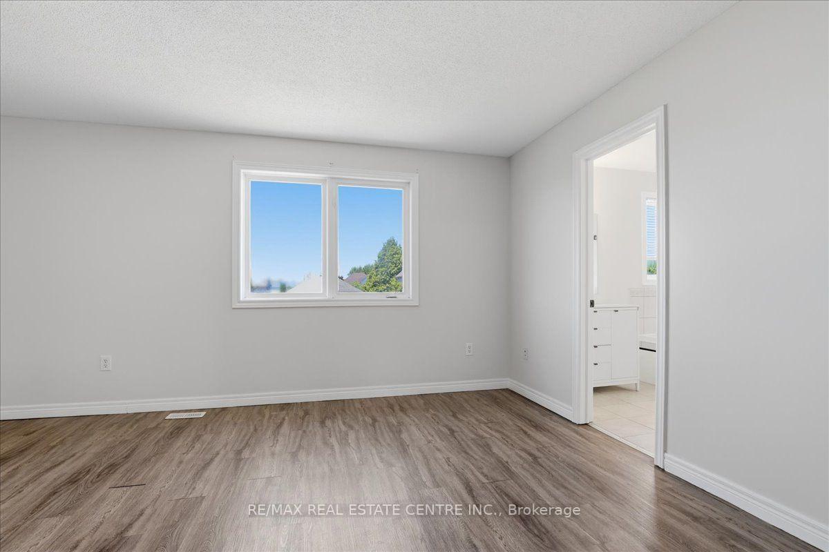 Photo 21 of 43 Decaro Crescent, Cambridge, Grow Community Centre — HOMEH