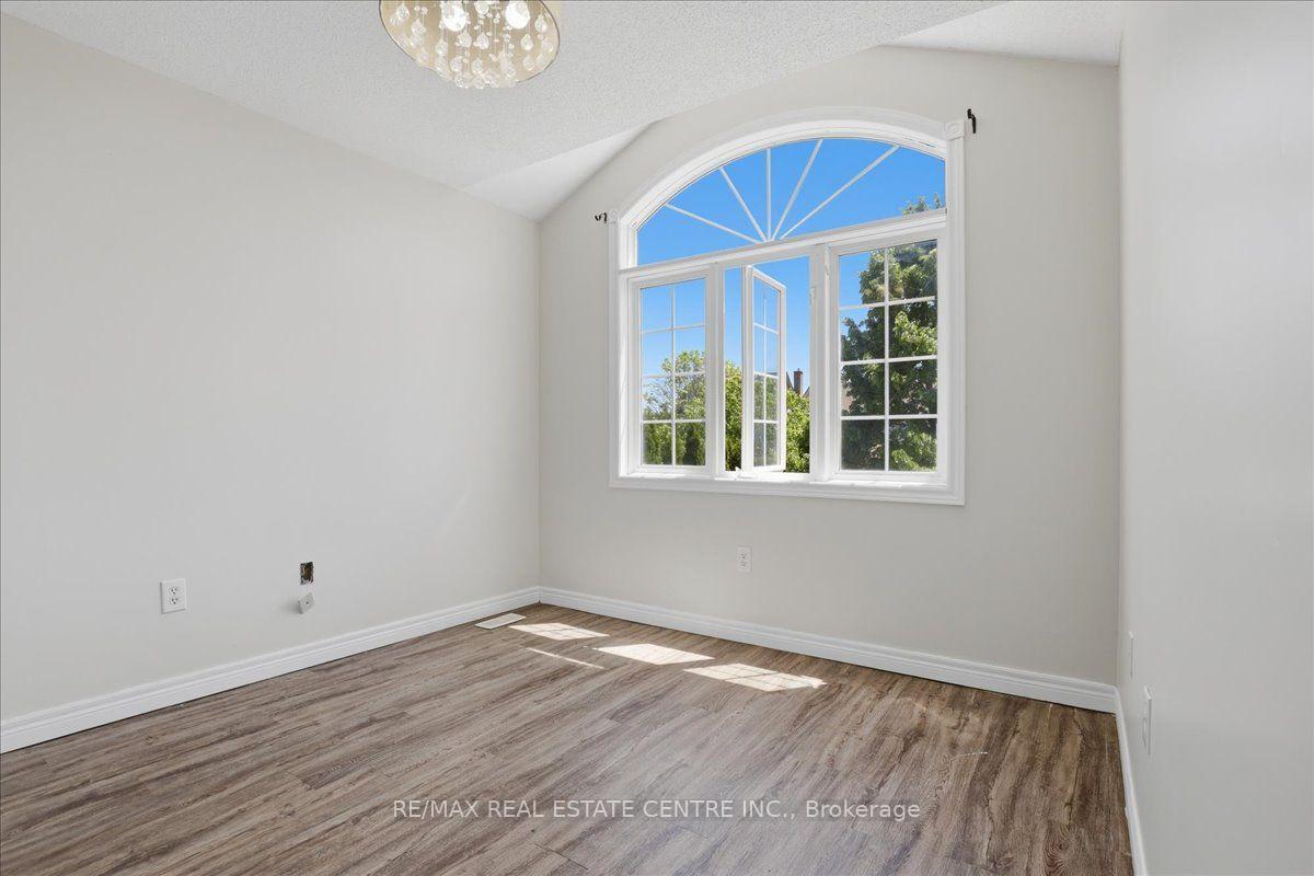 Photo 30 of 43 Decaro Crescent, Cambridge, Grow Community Centre — HOMEH