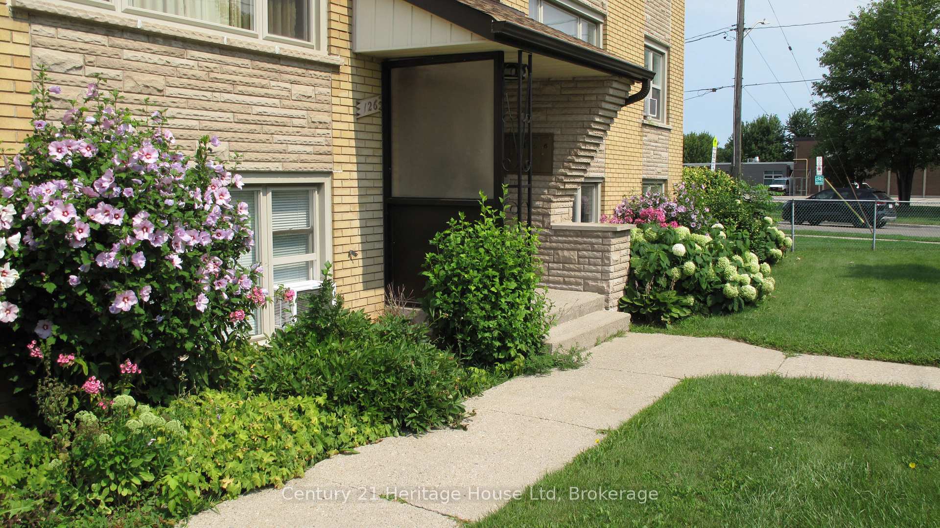 Photo 4 of Unit #6, 126 Waverley Drive, Guelph, Riverside Park — HOMEH