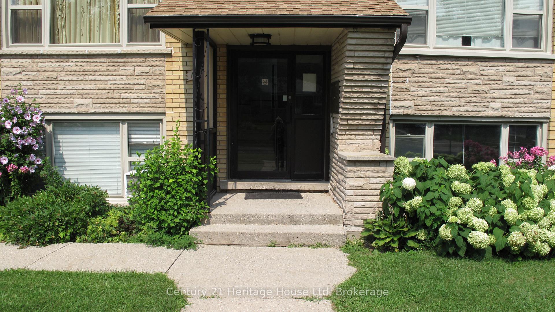 Photo 5 of Unit #6, 126 Waverley Drive, Guelph, Riverside Park — HOMEH