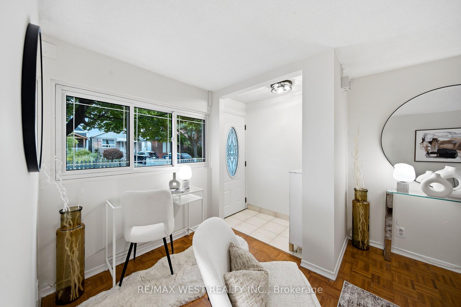 Photo 3 of 25 Batavia Avenue, Toronto, Rockcliffe-Smythe — HOMEH