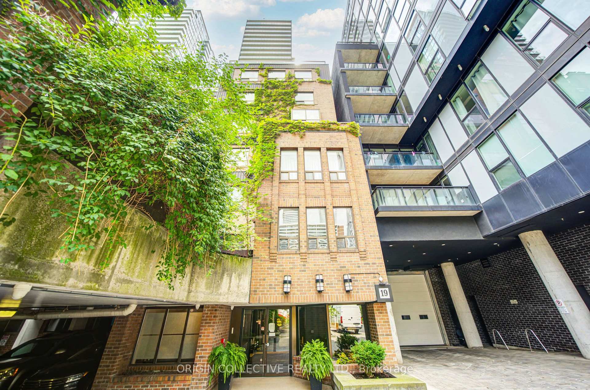 Photo of Unit 305, 19 Dundonald Street
