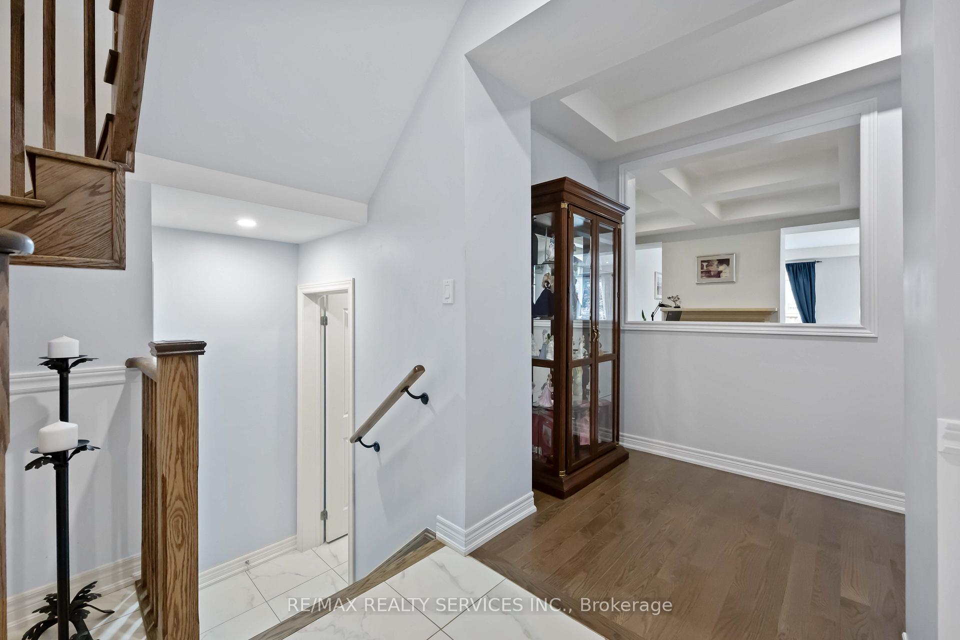 Photo 5 of 40 Mersey Street, Vaughan, Kleinburg — HOMEH