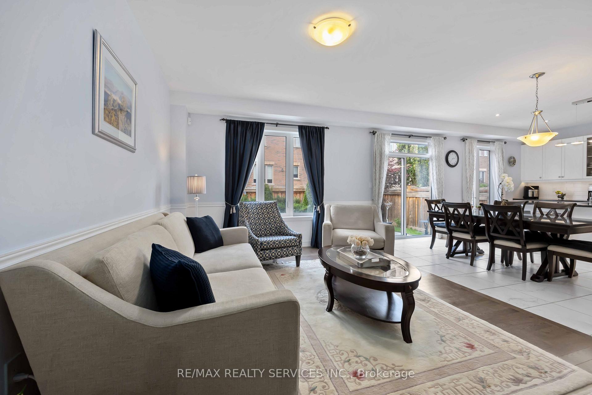 Photo 15 of 40 Mersey Street, Vaughan, Kleinburg — HOMEH