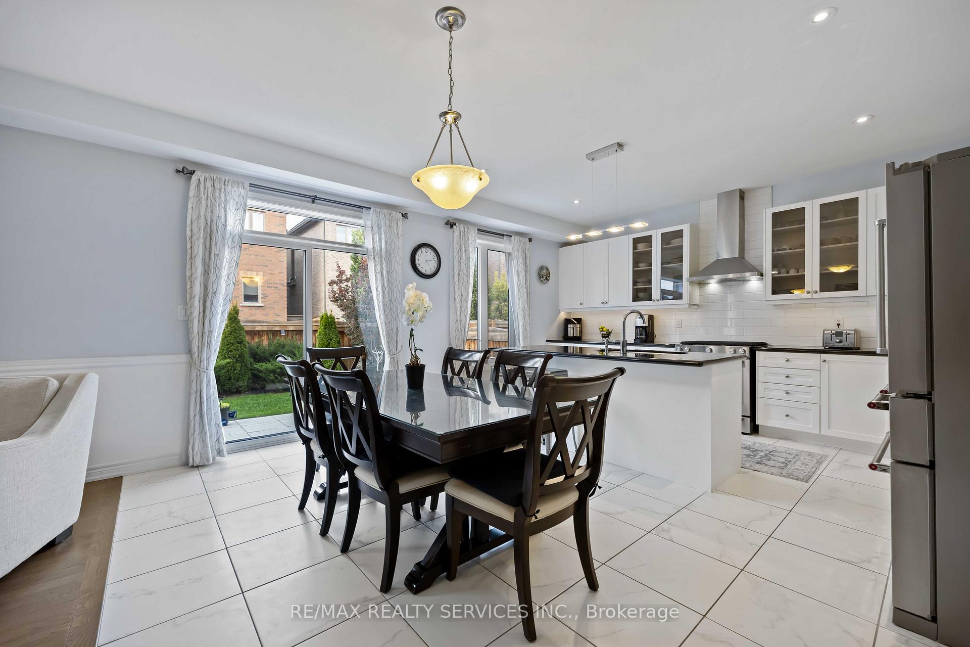 Photo 17 of 40 Mersey Street, Vaughan, Kleinburg — HOMEH
