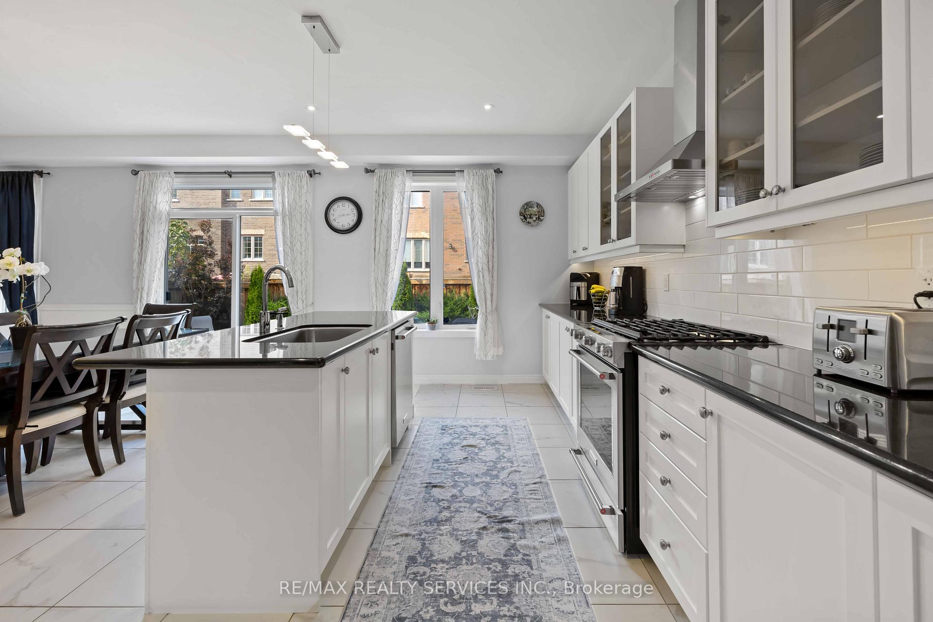 Photo 20 of 40 Mersey Street, Vaughan, Kleinburg — HOMEH
