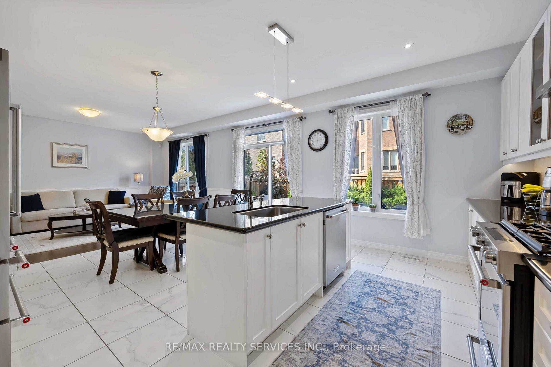 Photo 23 of 40 Mersey Street, Vaughan, Kleinburg — HOMEH