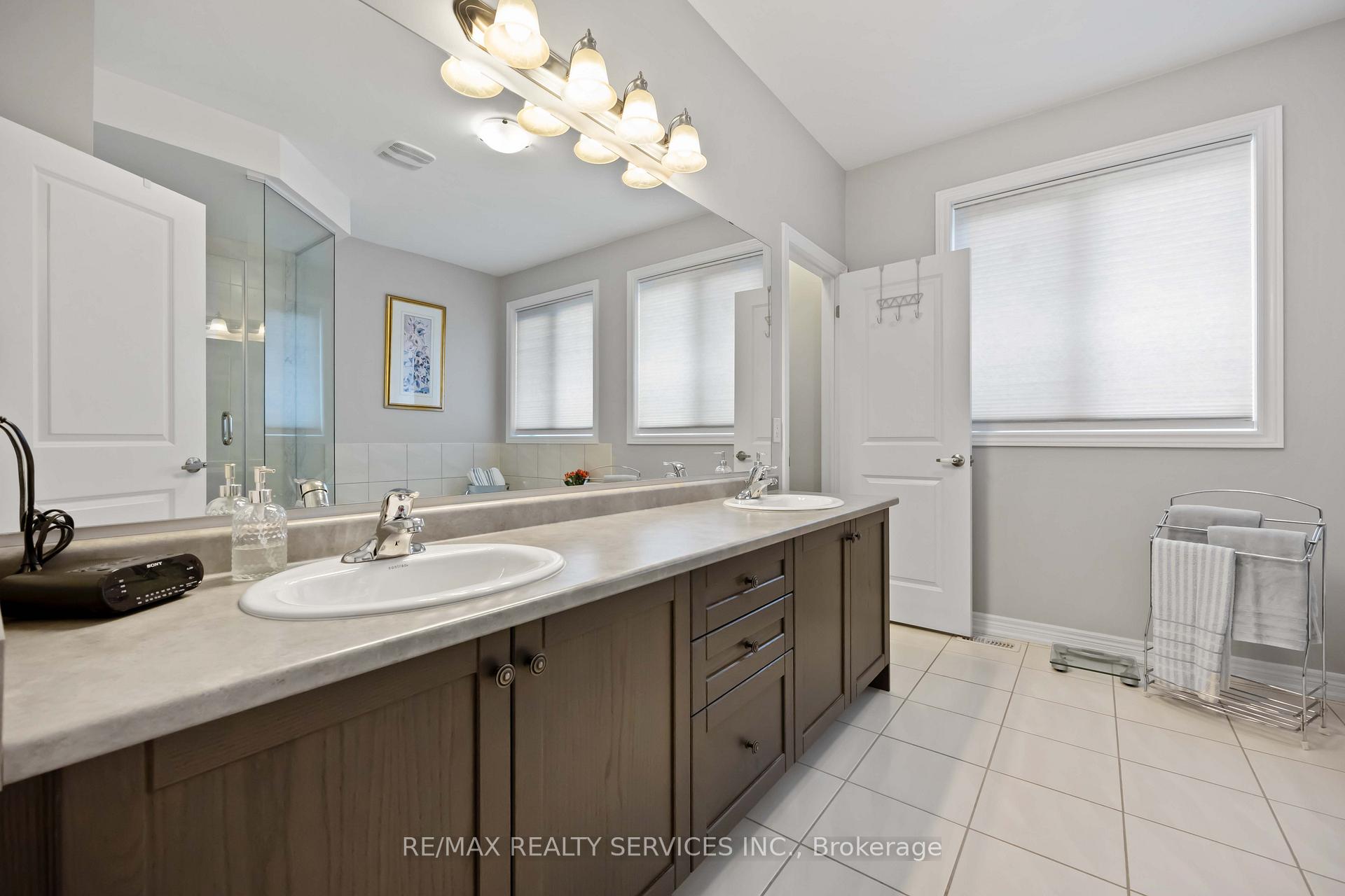 Photo 43 of 40 Mersey Street, Vaughan, Kleinburg — HOMEH
