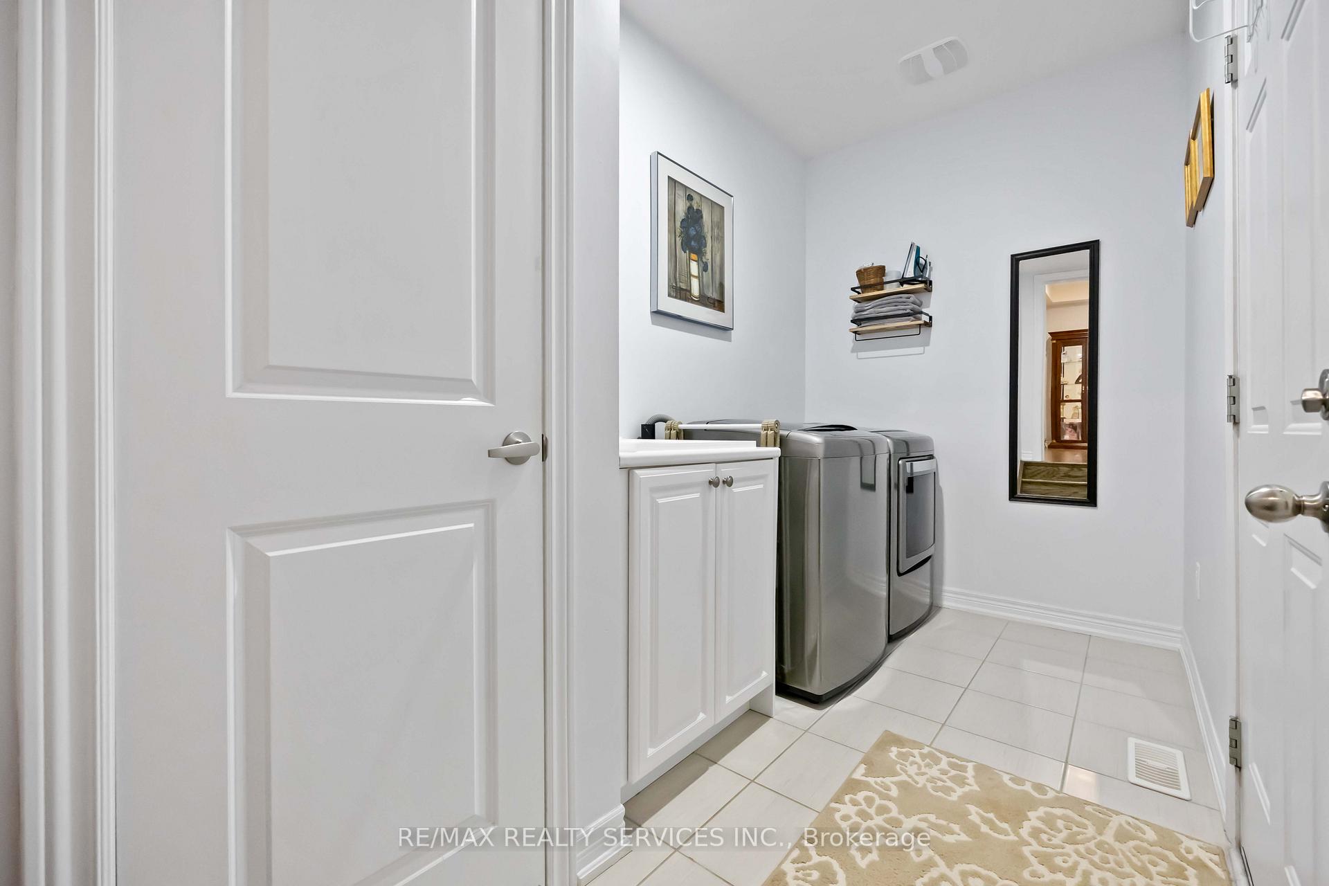 Photo 44 of 40 Mersey Street, Vaughan, Kleinburg — HOMEH